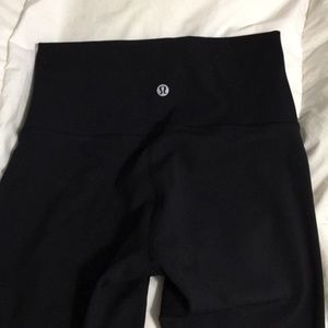 brand new lulu capris
